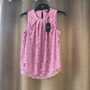 🌸💗🌸. Elegant lace top. HOST PICK!  NWT.